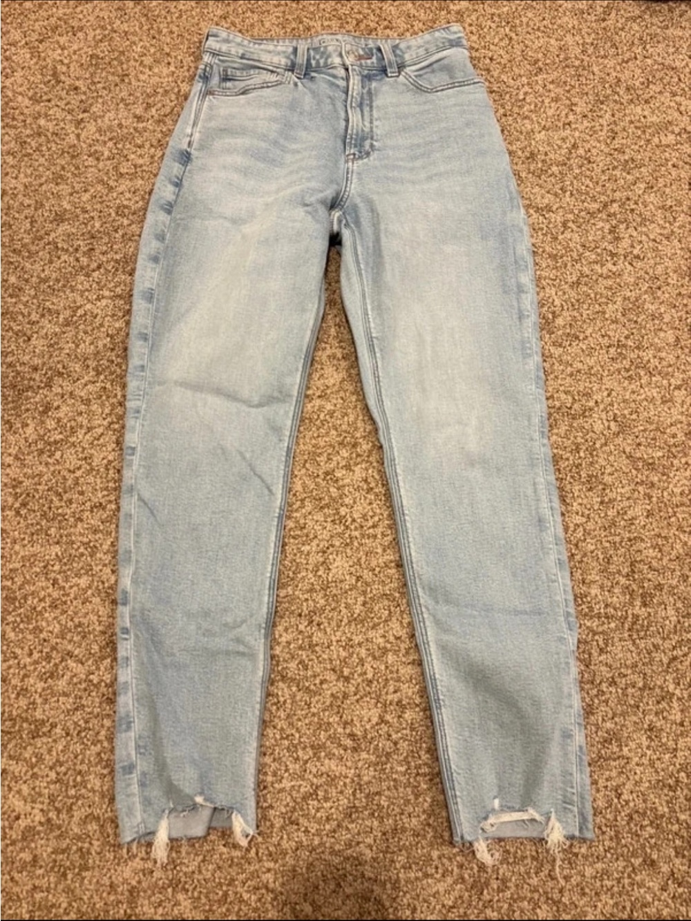 American Eagle Women’s Size 2 Regular Stretch Mom Jeans Light Wash Raw Hem